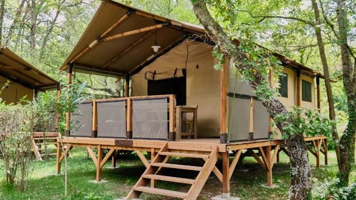 Lussas House | Camping 3 étoiles - Piscine - efahfd