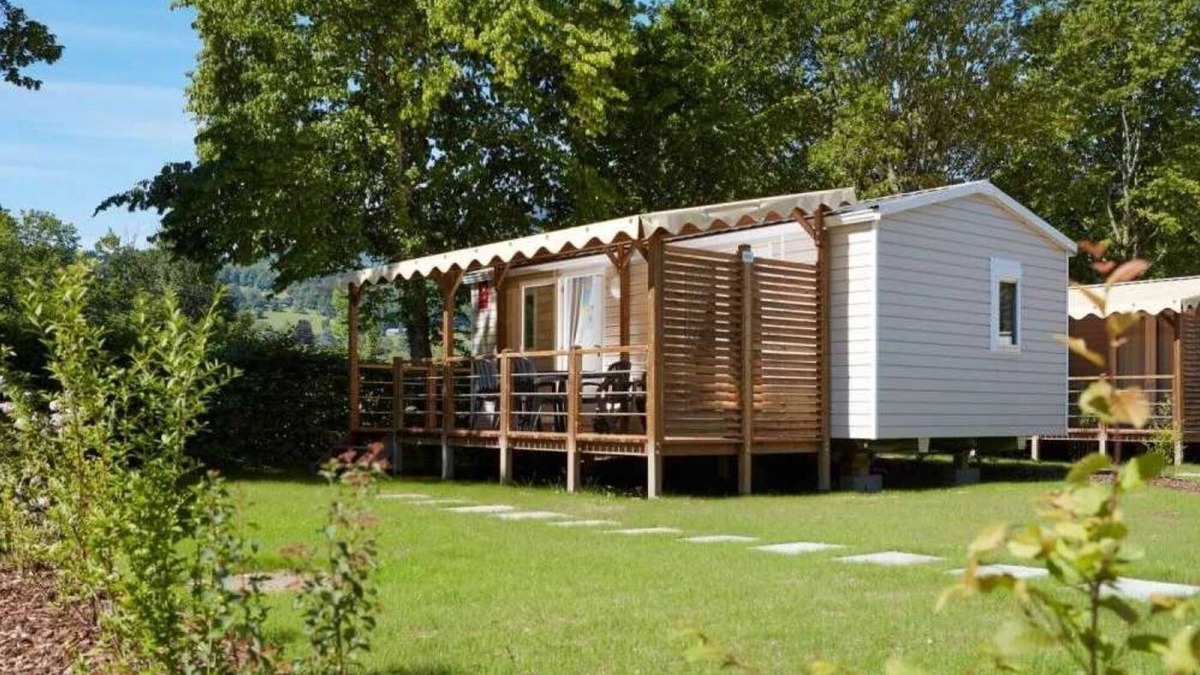 Tauves House | Camping 3 étoiles - Piscine - eeiifb