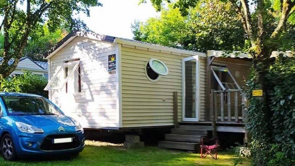 Secondigny House | Camping 4 étoiles - Piscine - ccbahhe