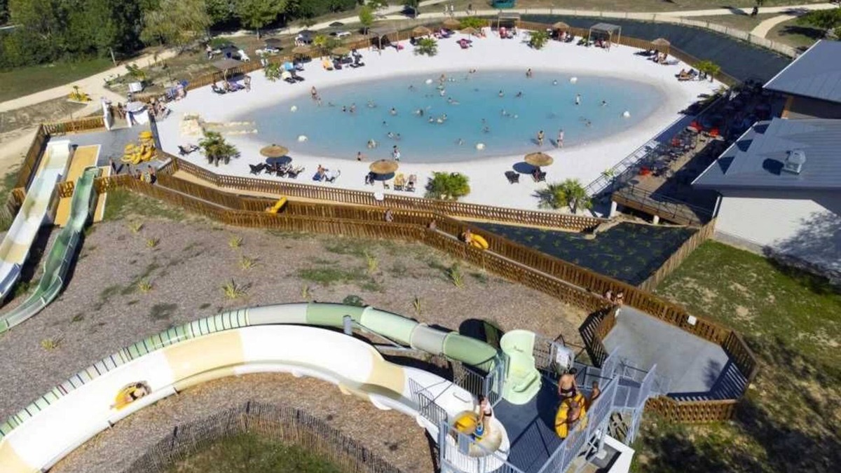 Aubigny-les-Clouzeaux House | Camping 4 étoiles - Piscine - eehhig