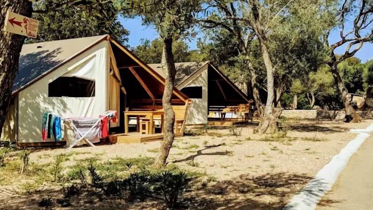 Bonifacio House | Camping Campo Di Liccia* - 3-room canvas bungalow for 4 people Without sanitary facilities
