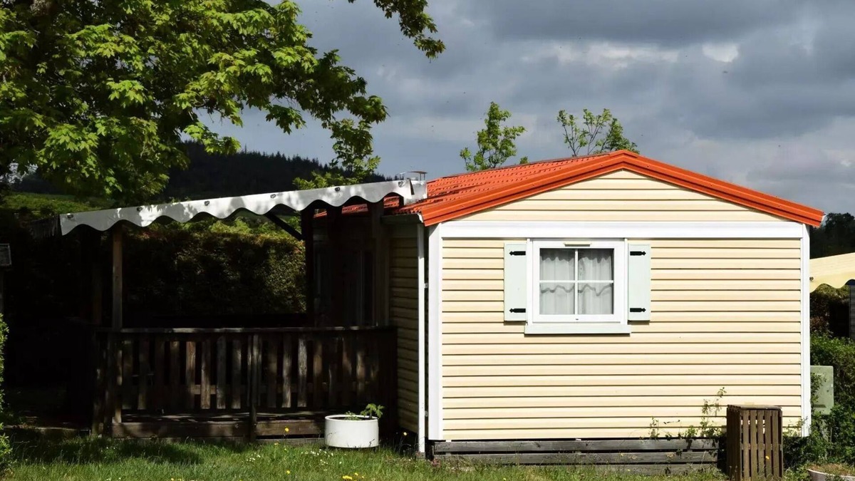 Saint-Bonnet-le-Chateau House | Camping de la Belle Etoile * - Mobile home Mercure comfort 2 bedrooms terrace 4 people