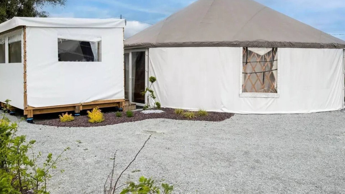 Jumieges House | Camping de la Seine & SPA * * - Unusual stay : Yourte Comfortable with Local Gift Offered 8 persons