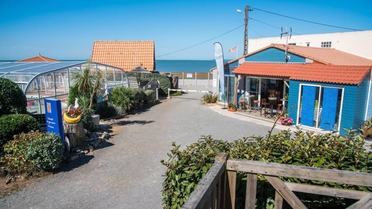 Saint-Michel-Chef-Chef RV Rental | Camping du Bord de Mer