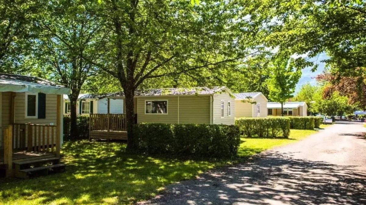 Saint-Pierre-d'Albigny House | Camping du Lac de Carouge * - Mobile home 2 bedrooms + Terrace 6 people