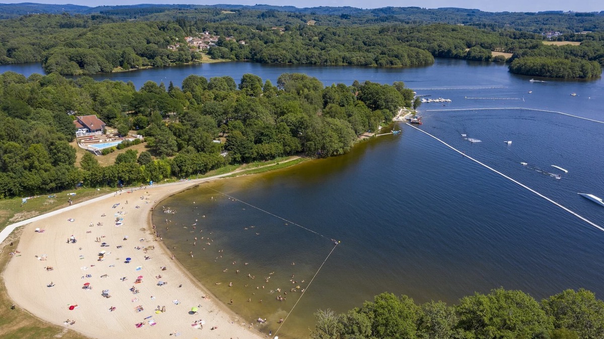 Saint-Pardoux RV Rental | Camping du Lac de Saint-Pardoux
