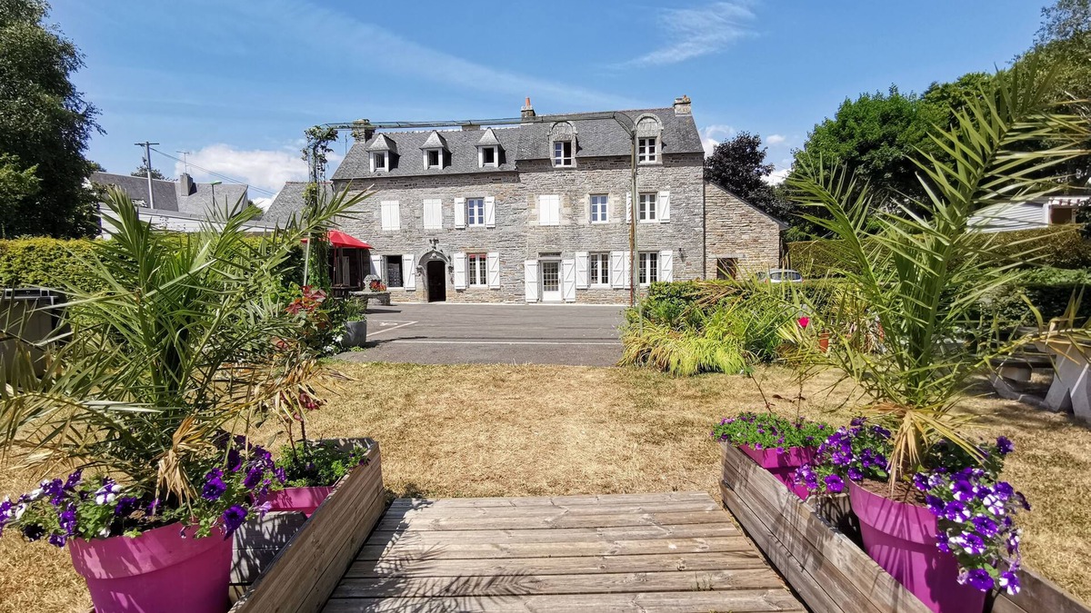 La Foret-Fouesnant RV Rental | Camping du Manoir de Penn ar Ster