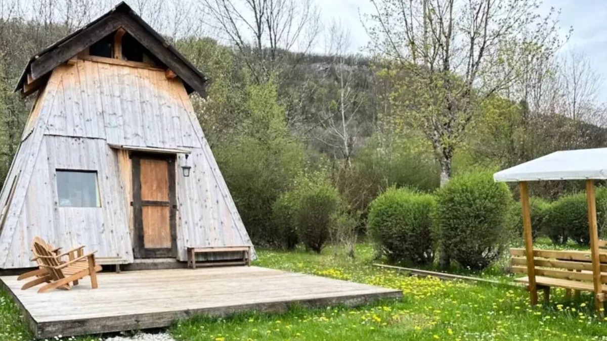 Ornans House | Camping Ecologique la Roche d'Ully* - Le Thuyé Comtois 3 Rooms 4 People