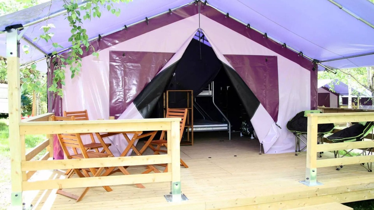 Avrille House | Camping Flower Beauchêne* - Free Flower Standard 3 room apartment for 5 people Without sanitary facilities