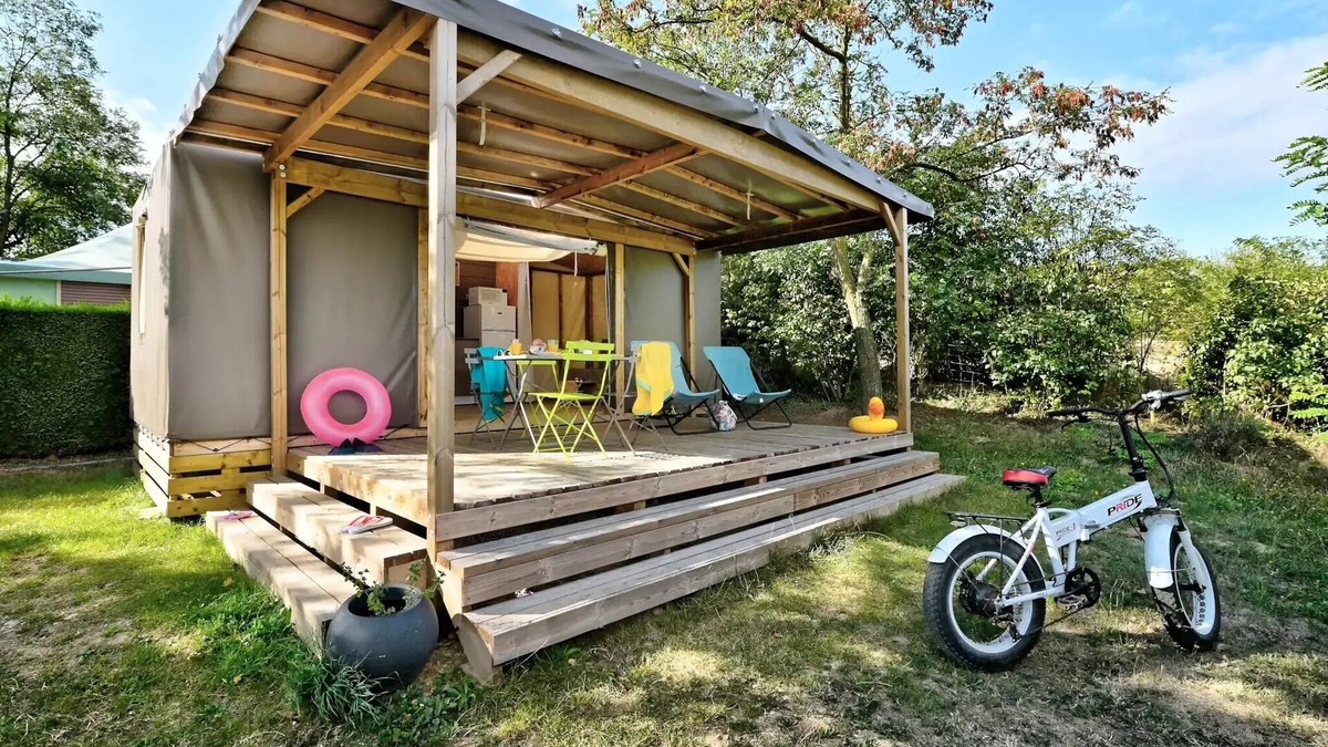 Anneyron House | Camping Flower la Châtaigneraie* - 2-room Maori Lodge tent for 2/4 people Without sanitary facilities