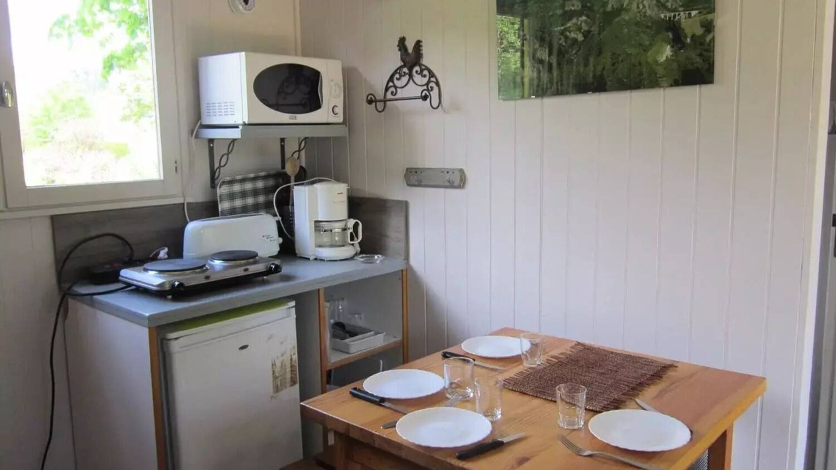 Saint-Paulien House | Camping Flower La Rochelambert * - Yellow Cabin 2 rooms 2/4 people Without Bathroom