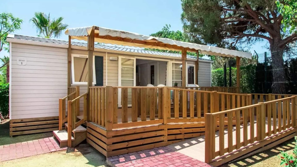 Saint Maime House | Camping Flower La Rivière * - Mobil Home Confort 3 rooms 4 people PMR