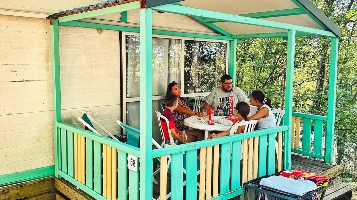 Beaumont-du-Perigord Ski Chalet | Camping de la Colombière * - Chalet MOOREA 33.15 m2 - 2 bedrooms 6 people