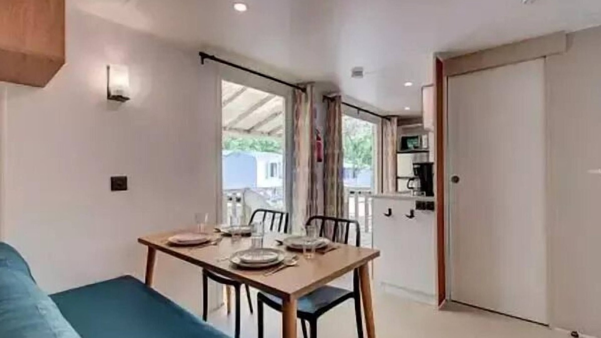 Chateauneuf-de-Galaure House | Camping Le Château de Galaure* - Comfort XL 3-room mobile home 4 adults + 2 children