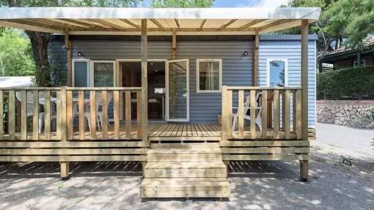 Chateauneuf-de-Galaure House | Camping Le Château de Galaure* - Comfort 4-room mobile home for 6 people