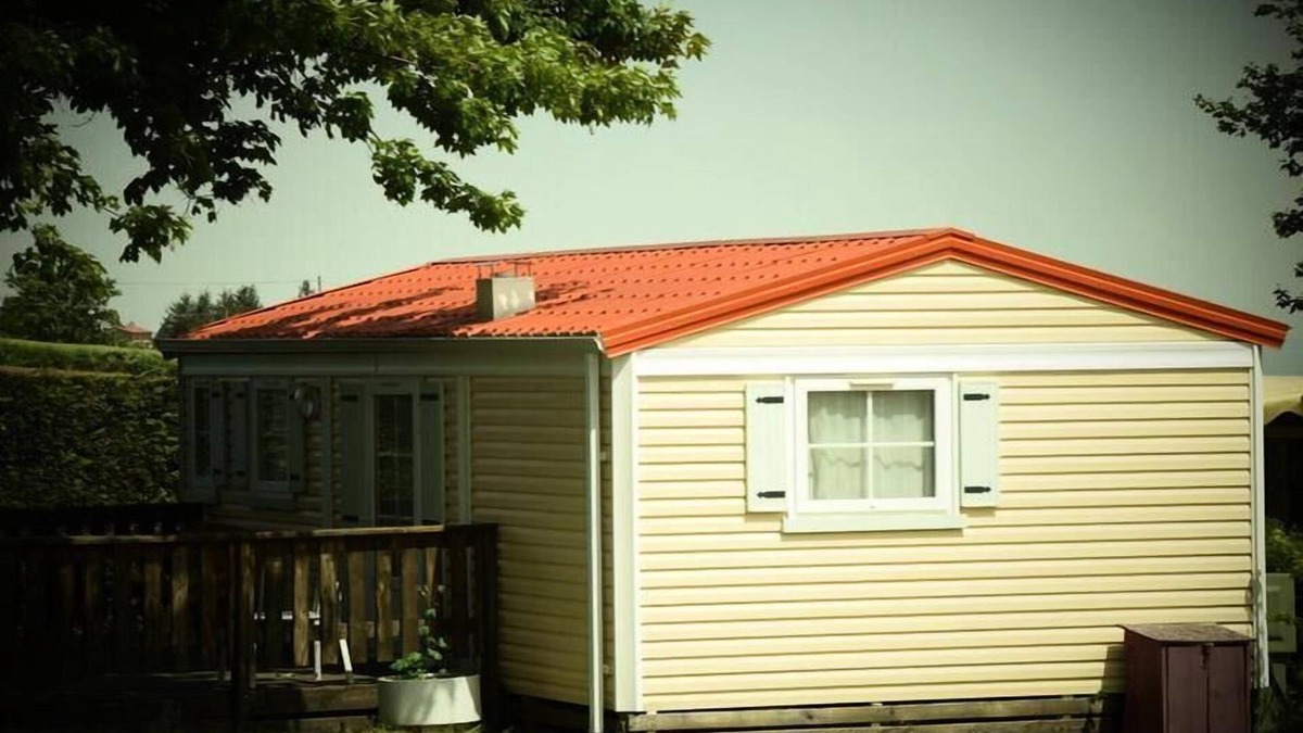 Saint-Bonnet-le-Chateau House | Camping De La Belle Etoile *** - Mobil Home Comfort 4 Rooms 6 People
