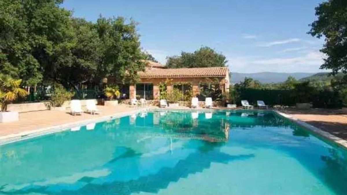 Saint-Saturnin-les-Apt House | Camping 3 étoiles - Piscine - eebbce