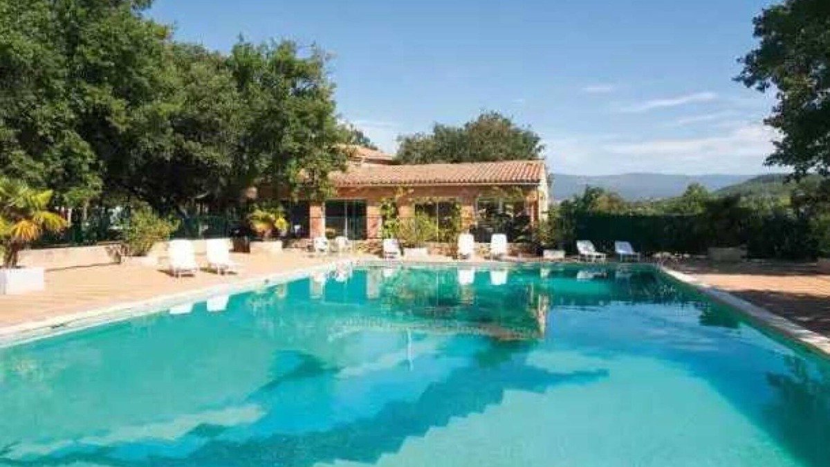 Saint-Saturnin-les-Apt House | Camping 3 étoiles - Piscine - eebbch