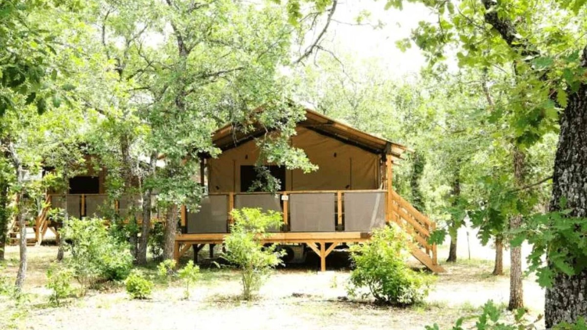 Saint-Saturnin-les-Apt House | Camping 3 étoiles - Piscine - efahfb