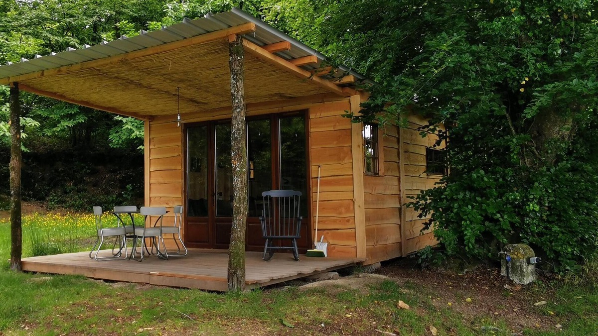 Saint-Aubin-le-Cloud Cabin | Camping La Chagnée - cabane des enfants du marais