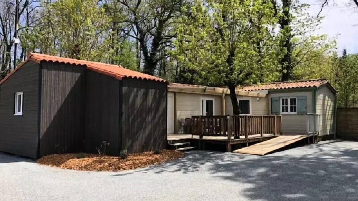 Aizenay Ski Chalet | Camping La Forêt * - Chalet Cayola PMR 4 Bedrooms 8/10 People