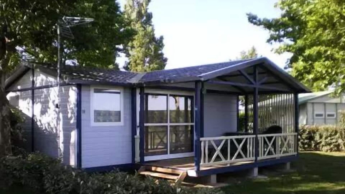 Saint-Vincent-sur-Jard Ski Chalet | Camping La Bolée D'Air **** - Chalet for 6 People