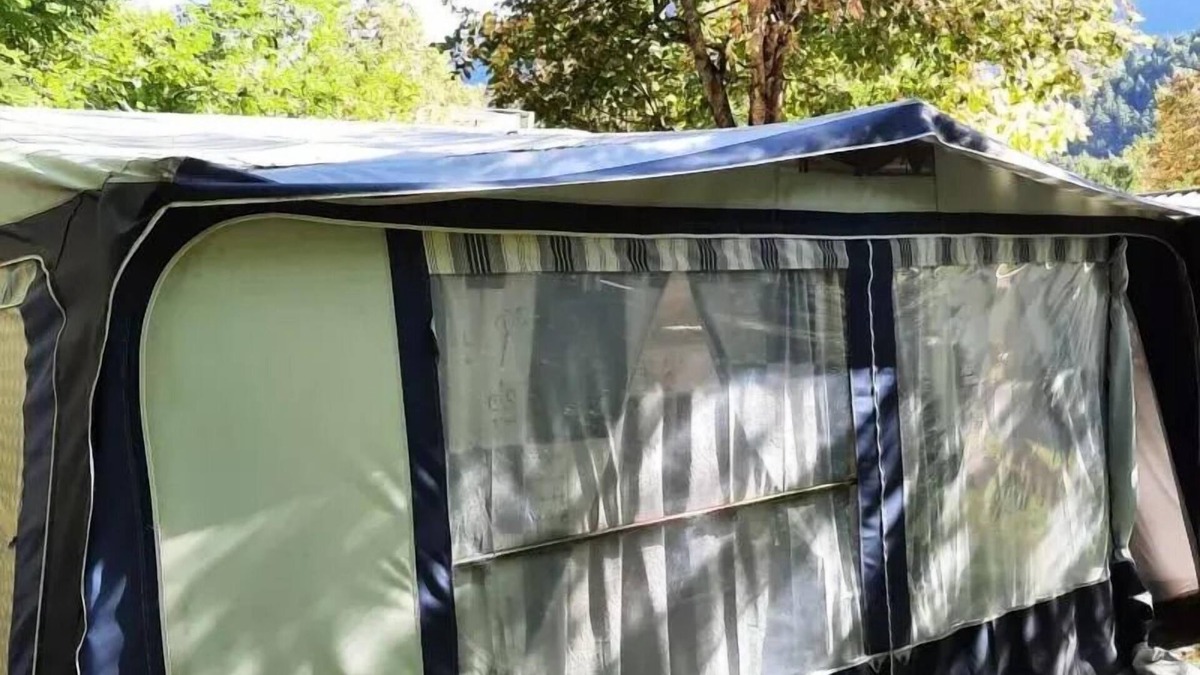 Annot Cabin | Camping La Ribière* - Caravan 2 rooms 4 people Without Sanitary