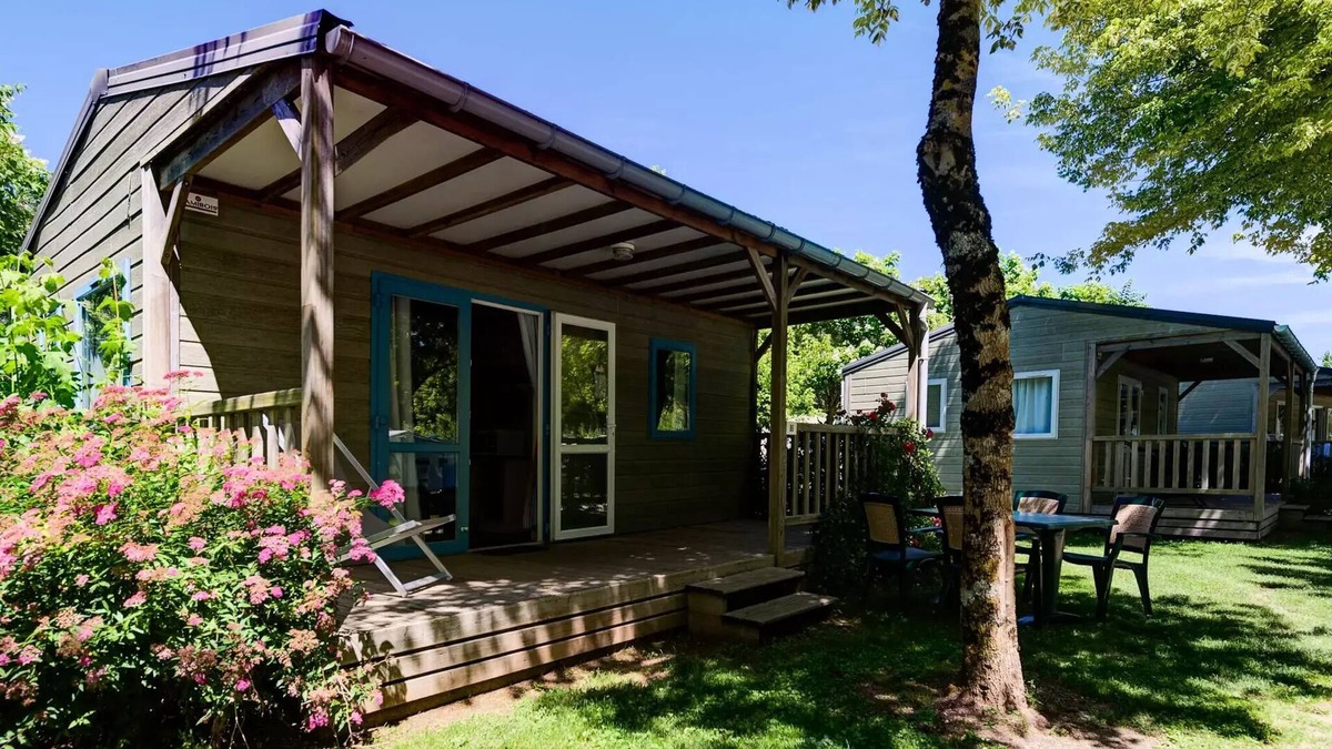 Coulon Ski Chalet | Camping La Venise Verte * - COMFORT chalet 36 m² (2 bedrooms) including covered terrace + TV for 5 people