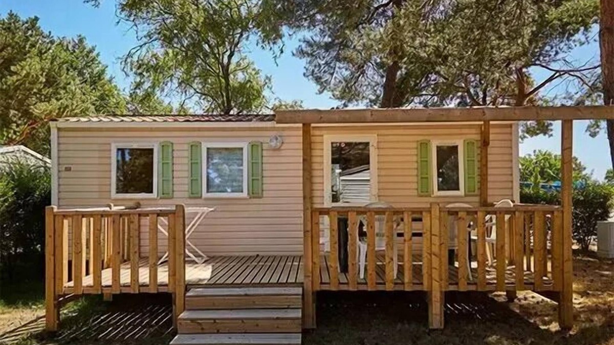 Sommieres House | Camping Le Domaine de Massereau* - Mobile home Comfort 3 rooms 4 people air-conditioned - TV