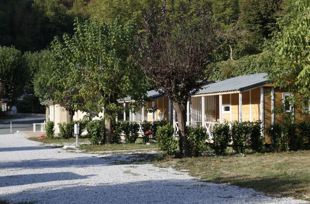 Lacaze Other | Camping Le Jardin - chalets, bungalows et emplacements nus pour des vacances nature le long de la rivière le Gijou