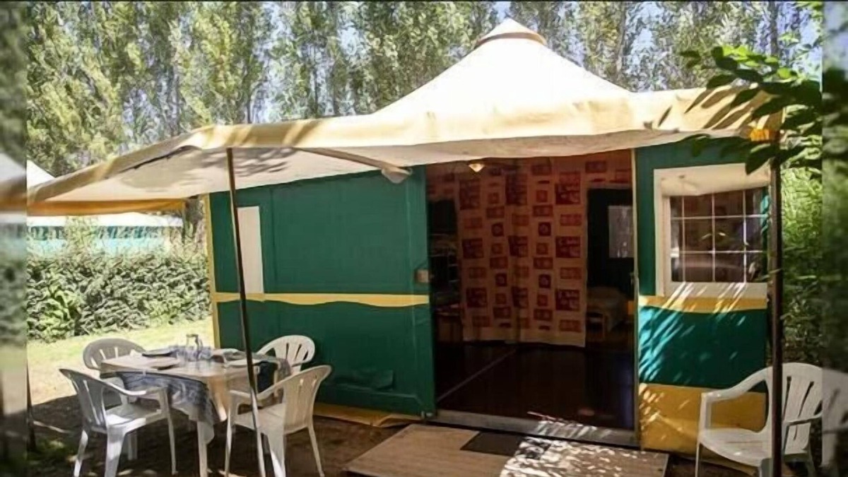 Naucelle House | Camping le Lac de Bonnefon*** - Canvas Bungalow 3 rooms 5 people Without Sanitary
