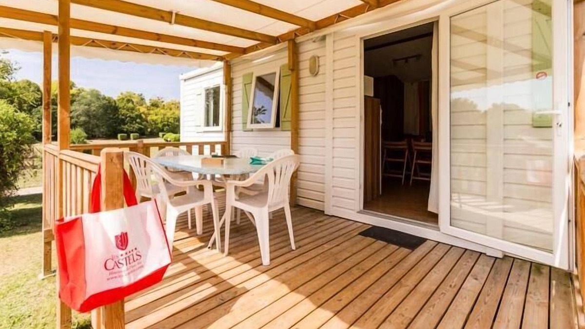 Ingrandes House | Camping Le Petit Trianon **** - Mobile Home 4 Rooms 6 People Confort
