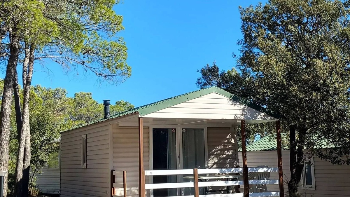 Fabrezan House | Camping Le Pinada * - Mobil Home LOUISIANE - 2 bedrooms - 22m2 4 to 5 people - 4 pers. included in the tariff
