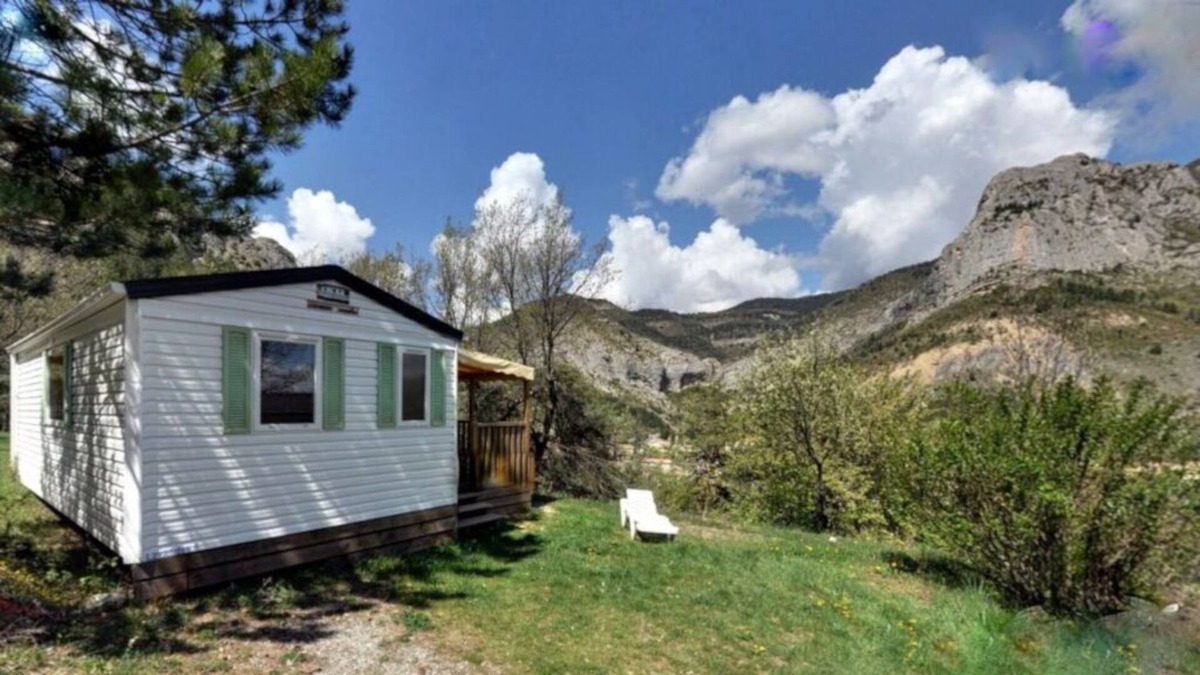 Orpierre House | Camping les Princes d'Orange ****: at the gates of Provence