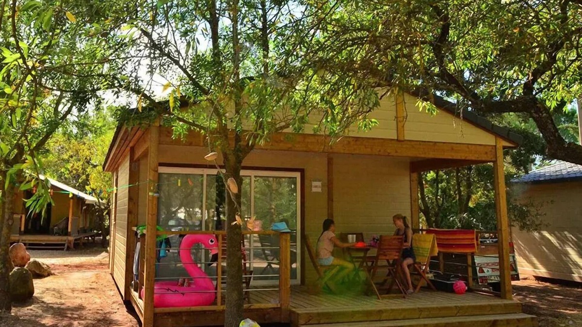 Canet Ski Chalet | Camping maeva Club Les Rivières * - Luxury Premium 3-Room Chalet for 5 People with Air Conditioning + TV