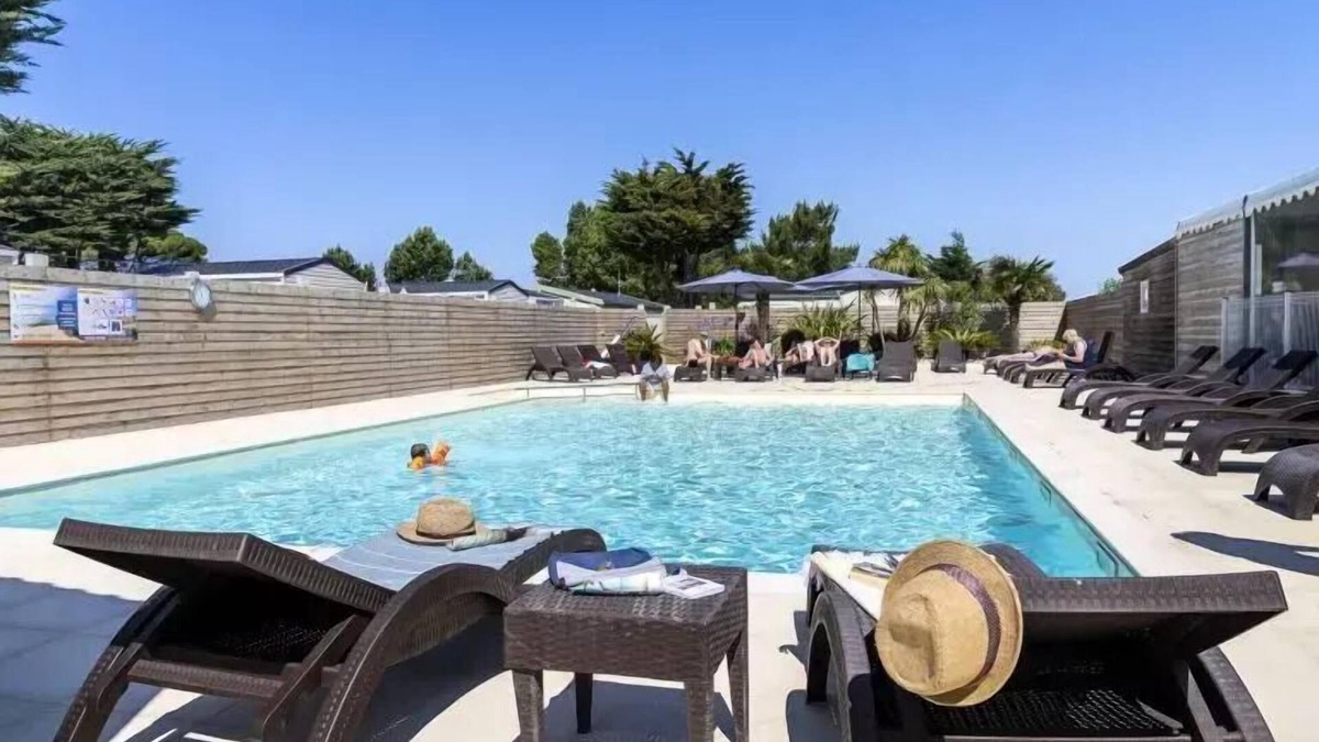 Ars-en-Re House | Camping Romanée Le Campiotel des Dunes * - COMFORT tent - 2 bedrooms - without toilets 4 people