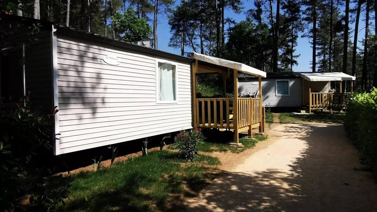 Ucel House | Camping Ushuaïa Villages les Pins d'Ucel * - HIRONDELLE - mobile home 28 m² + TV for 5 to 6 people - 5 people. included in the price