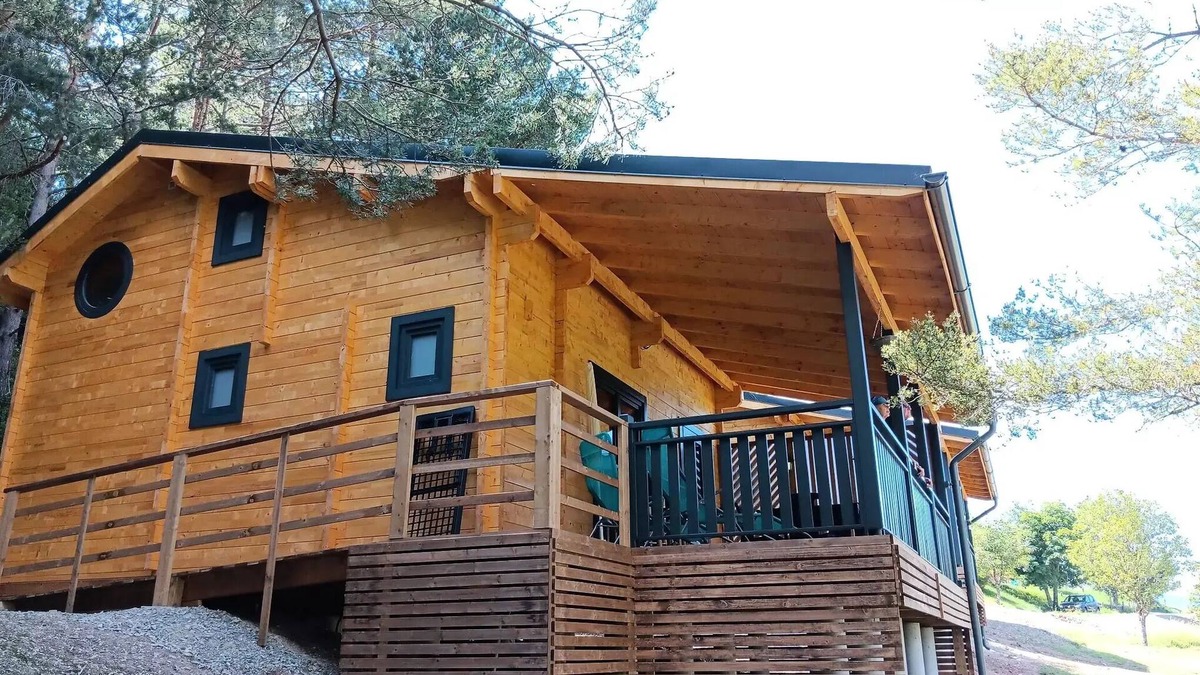 Lus-la-Croix-Haute Ski Chalet | Campsite CHAMP LA CHEVRE * - Duplex Chalet 3 bedrooms (6-8 people) 6 to 8 people - 6 people. included in the price