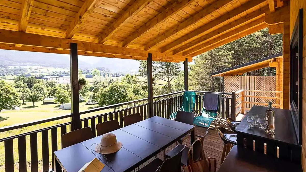 Lus-la-Croix-Haute Ski Chalet | Campsite CHAMP LA CHEVRE * - Chalet Enjoy 2 Bedrooms 5 people