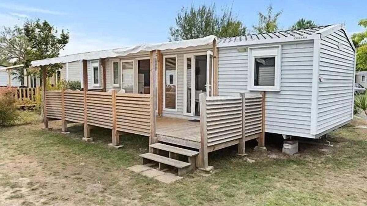 Saint-Amans-des-Cots House | Campsite Domaine des Tours* - Mobile home Comfort 4 rooms 6 people