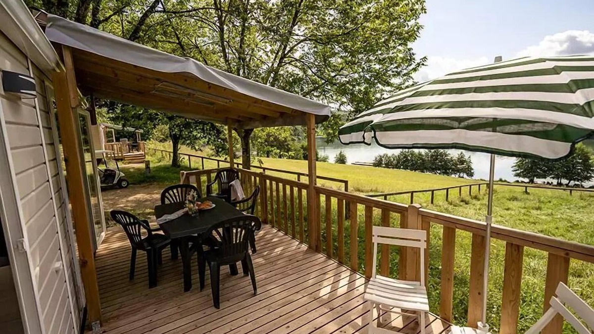 Lissac-sur-Couze House | Campsite Flower du Lac de Causse* - Mobil home Confort 3 rooms 6 people Lake view