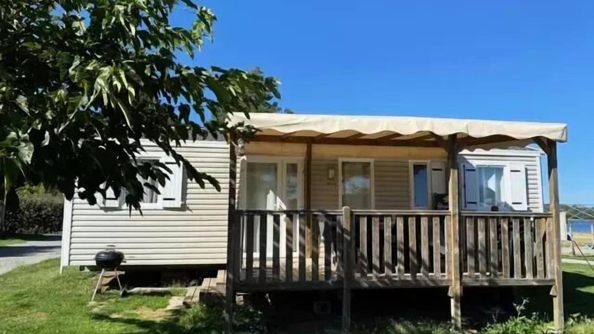 Neuvic House | Campsite Flower Le Port de Neuvic * - Comfort mobile home 36m² (3 bedrooms - 6/7 people) 2 bathrooms + covered terrace for 7 people