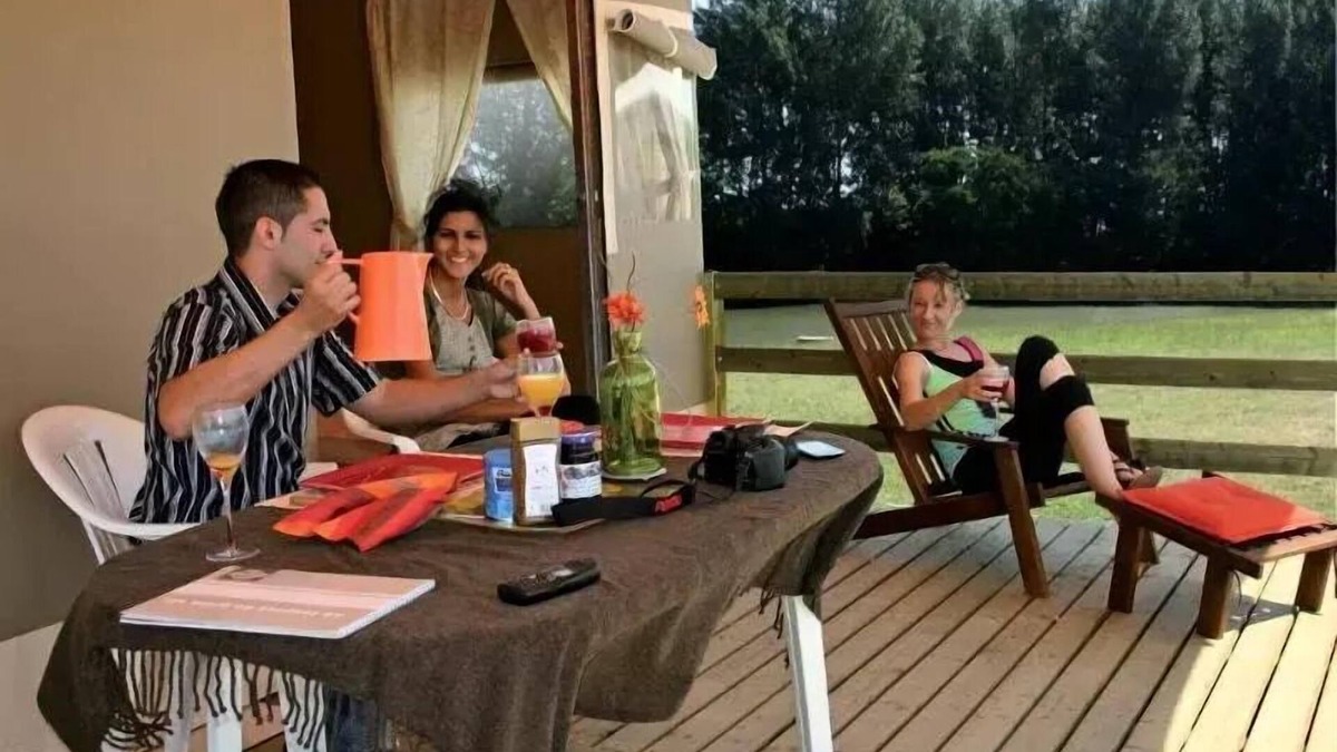 Montbarrey House | Campsite Flower Les 3 Ours * - Freelodge Confort 3 Rooms 5 People