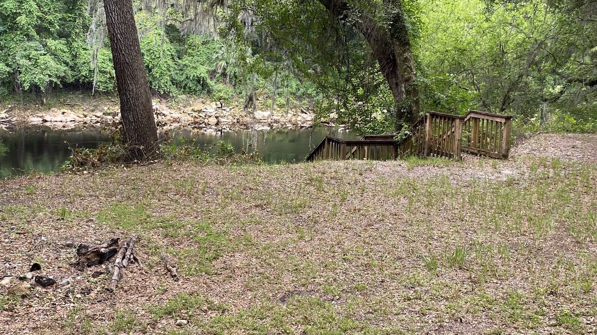 Dowling Park RV Rental | Campsite is locate on the suwannee river. Has power, water and RV hook up!