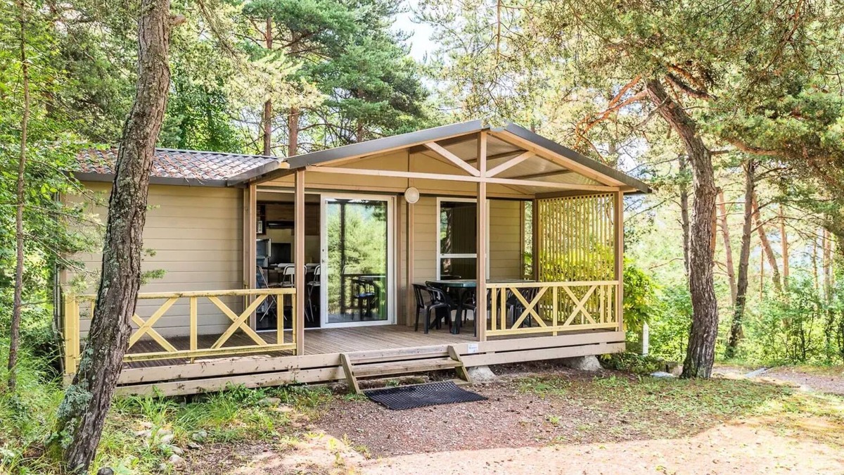 La Salle-en-Beaumont Ski Chalet | Campsite Le Champ Long * - Comfortable 3 bedroom cottage for 6 people