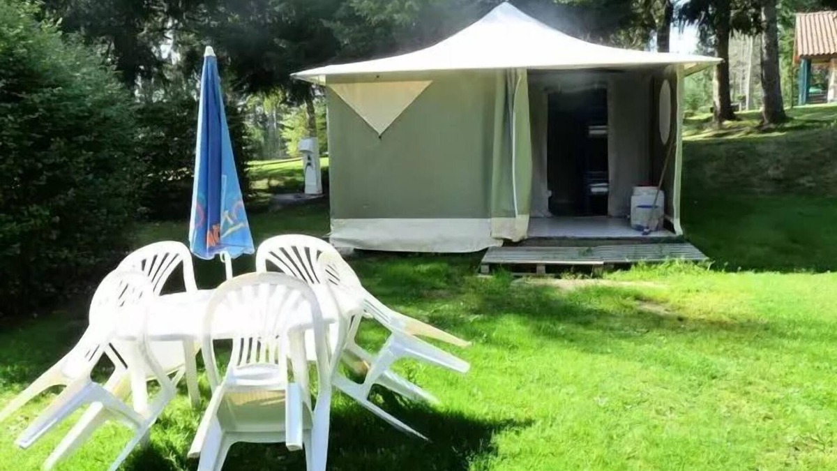 Champagnac-le-Vieux House | Campsite La Chanterelle* - Lagune Canvas Bungalow 3 Rooms 5 People Without Toilet Blocks