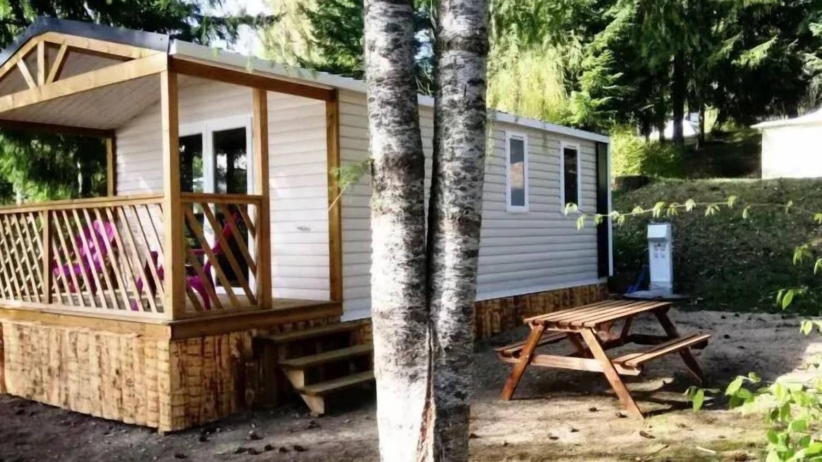Champagnac-le-Vieux House | Campsite La Chanterelle* - Mobile Home Loggia Bay 3 Rooms 4 People facing the lake