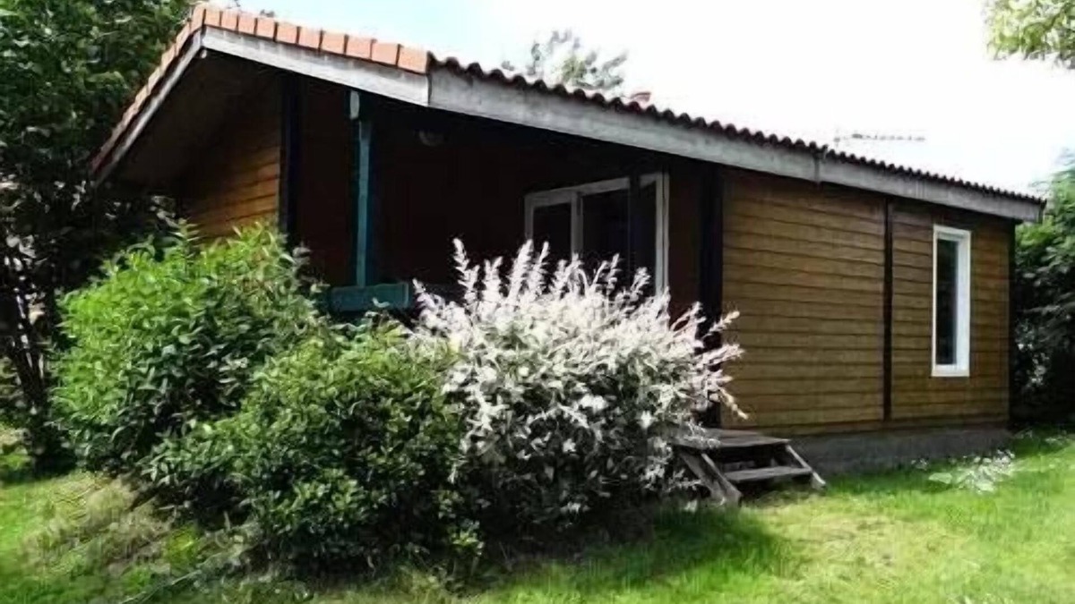 Saint-Laurent-sur-Sevre Ski Chalet | Campsite Le Rouge Gorge* * - LOCATION CHALET 30m2 (2 bedrooms) TV COMFORT 7 persons