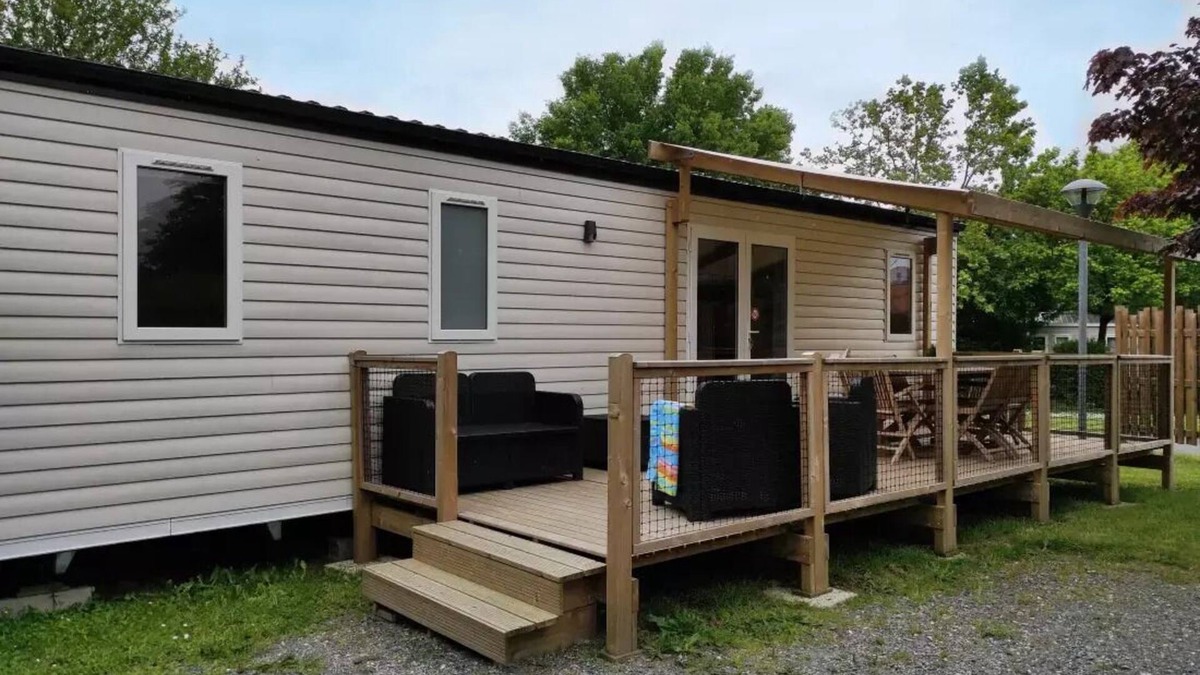 Saint-Laurent-sur-Sevre House | Campsite Le Rouge Gorge* * - MOBILE BEDROOM 40M2 (3 bedrooms - 2 bathroom) PREMIUM TV CLIMATEIZATION VAISSELLE LAVE 8 persons
