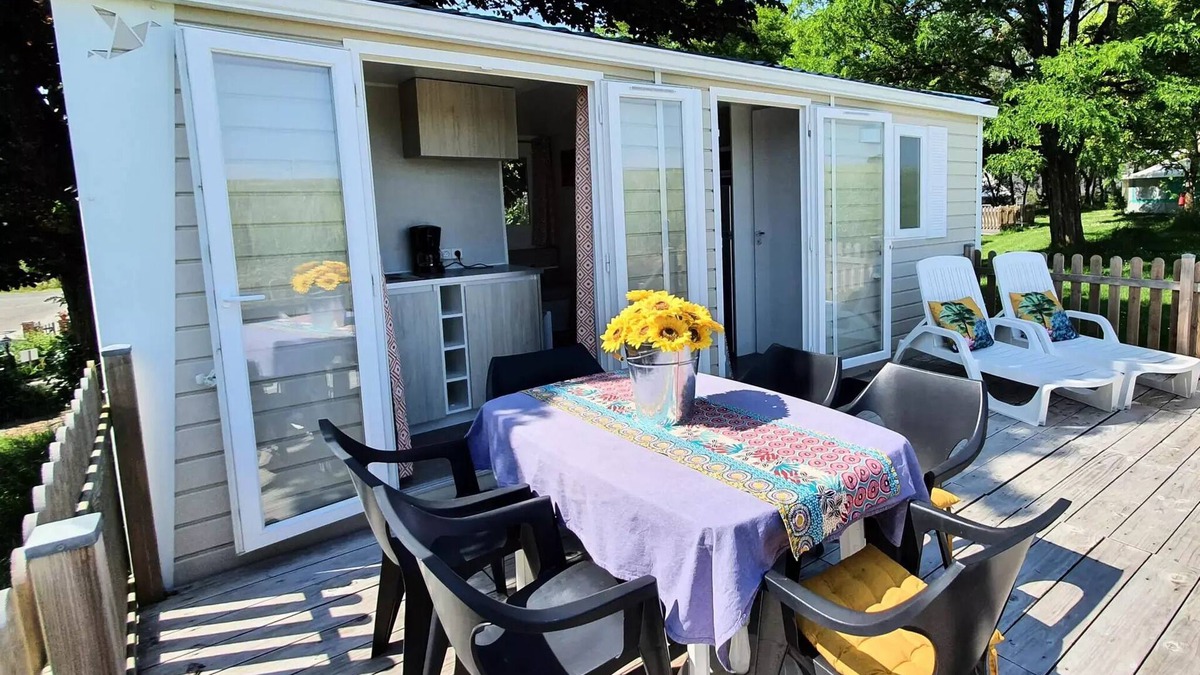 Le Grez House | Campsite Les Tournesols * - Mobilhome Evolution 45m2 (24m2+21m2 terrace) - 2 bedrooms 4 people